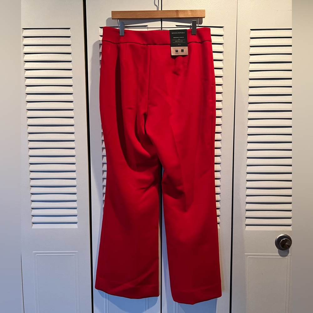LOWEST PRICE-LAST CHANCE. Banana Republic nwt red high rise flare pant 12s